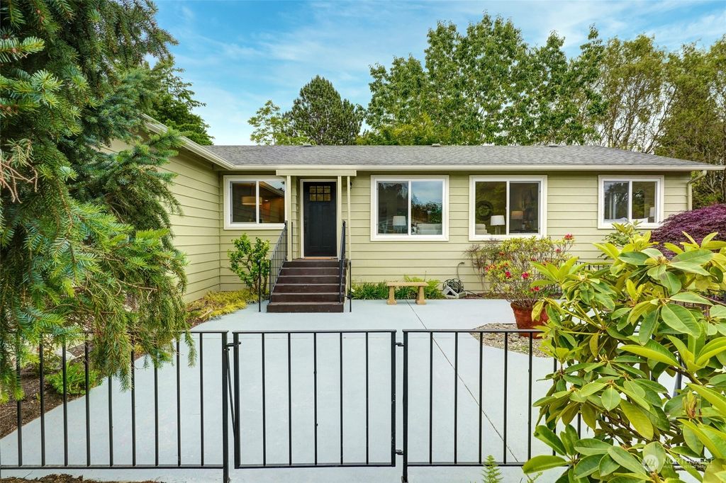 Photo of 24113 10th Place W, Bothell, WA 98021 (MLS # 2250418)