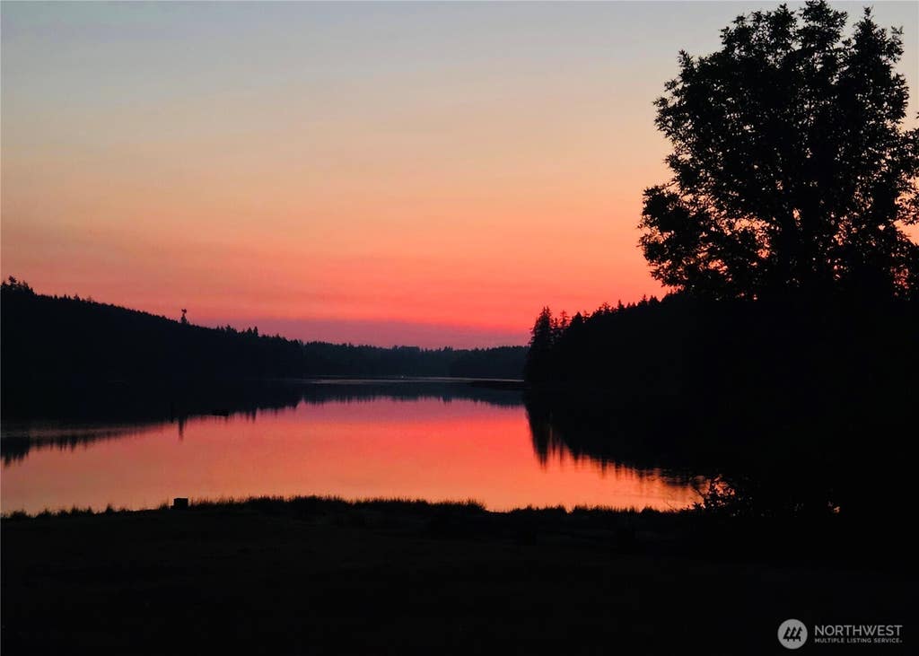 Photo of 611 SE Kamilche Point Road, Shelton, WA 98584 (MLS # 2573185)