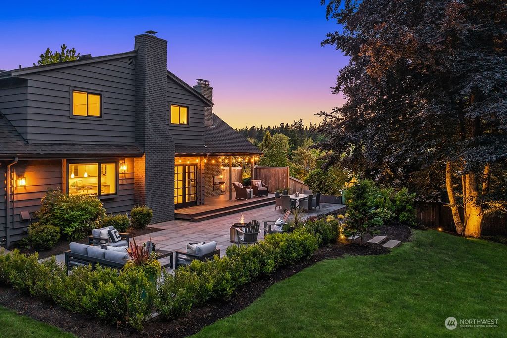 Photo of 8426 NE 21st Place, Clyde Hill, WA 98004 (MLS # 2077165)