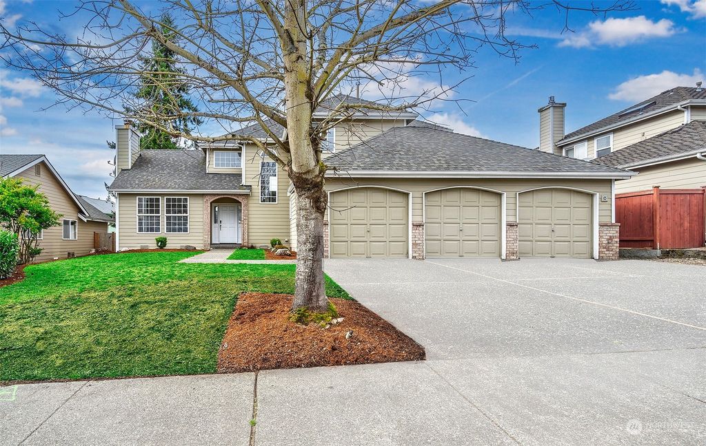 Photo of 20412 23rd Avenue W, Lynnwood, WA 98036 (MLS # 2201233)