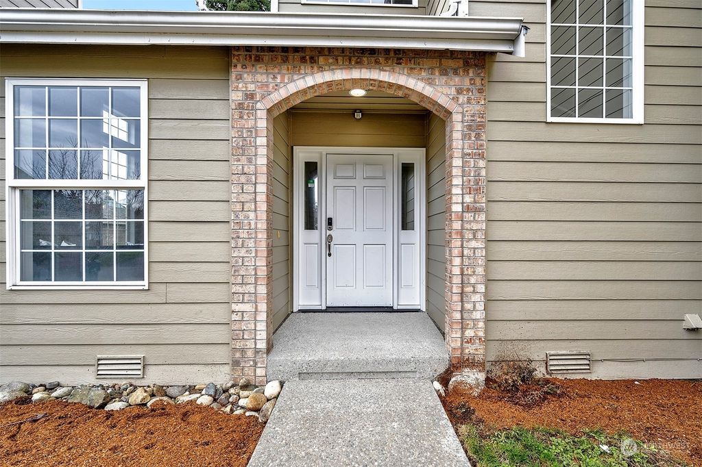 Photo of 20412 23rd Avenue W, Lynnwood, WA 98036 (MLS # 2201233)