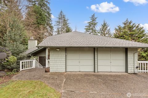 Photo of 4727 153rd Avenue SE, Bellevue, WA 98006 (MLS # 2468570)