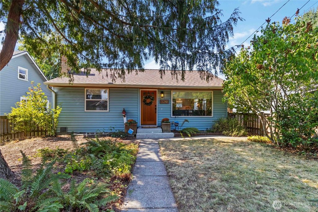 Photo of 10523 Evanston Avenue N, Seattle, WA 98133 (MLS # 2437869)