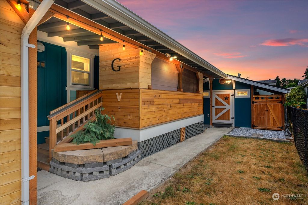 Photo of 31600 126th Avenue SE #E6, Auburn, WA 98002 (MLS # 2149972)