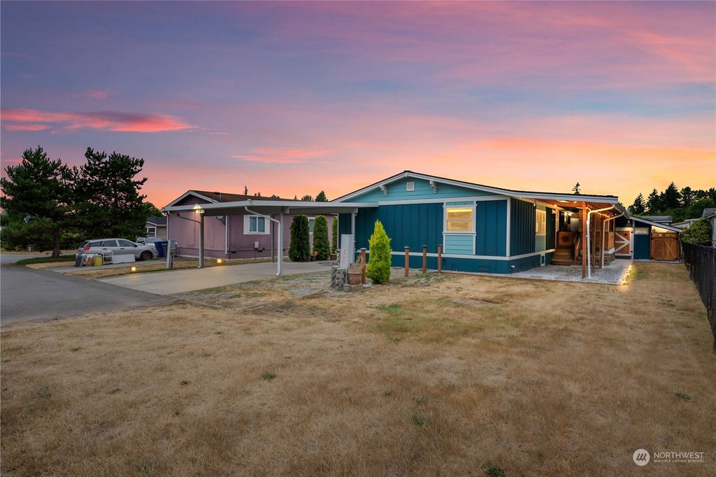 Photo of 31600 126th Avenue SE #E6, Auburn, WA 98002 (MLS # 2149972)