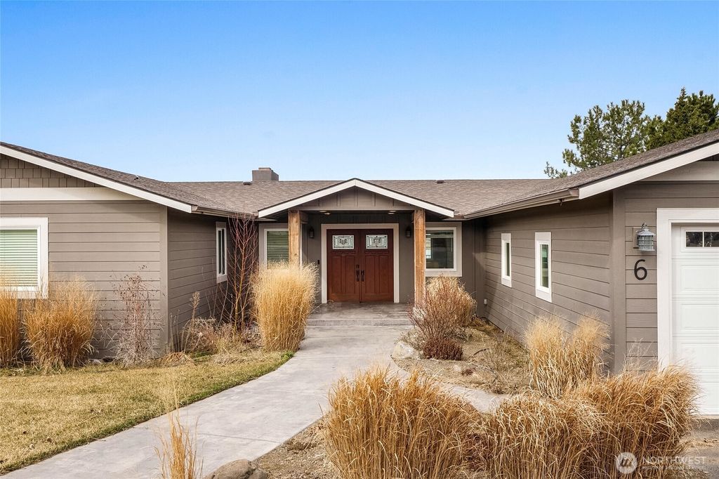 Photo of 6 Pelican Place SE, Moses Lake, WA 98837 (MLS # 2493916)