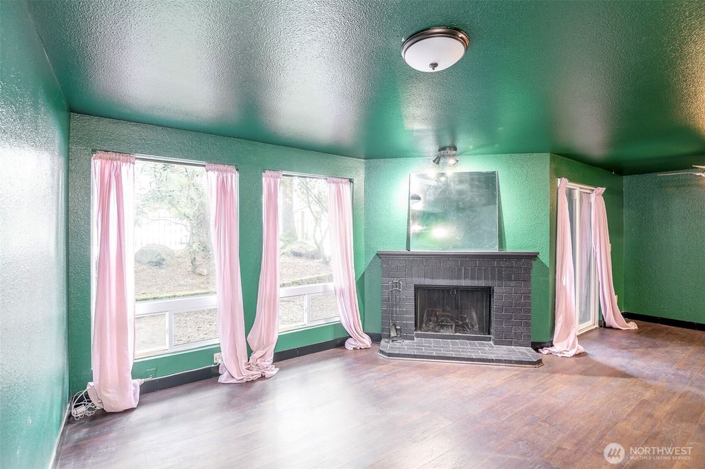 Photo of 110 SW 116th Street #A13, Seattle, WA 98146 (MLS # 2497310)