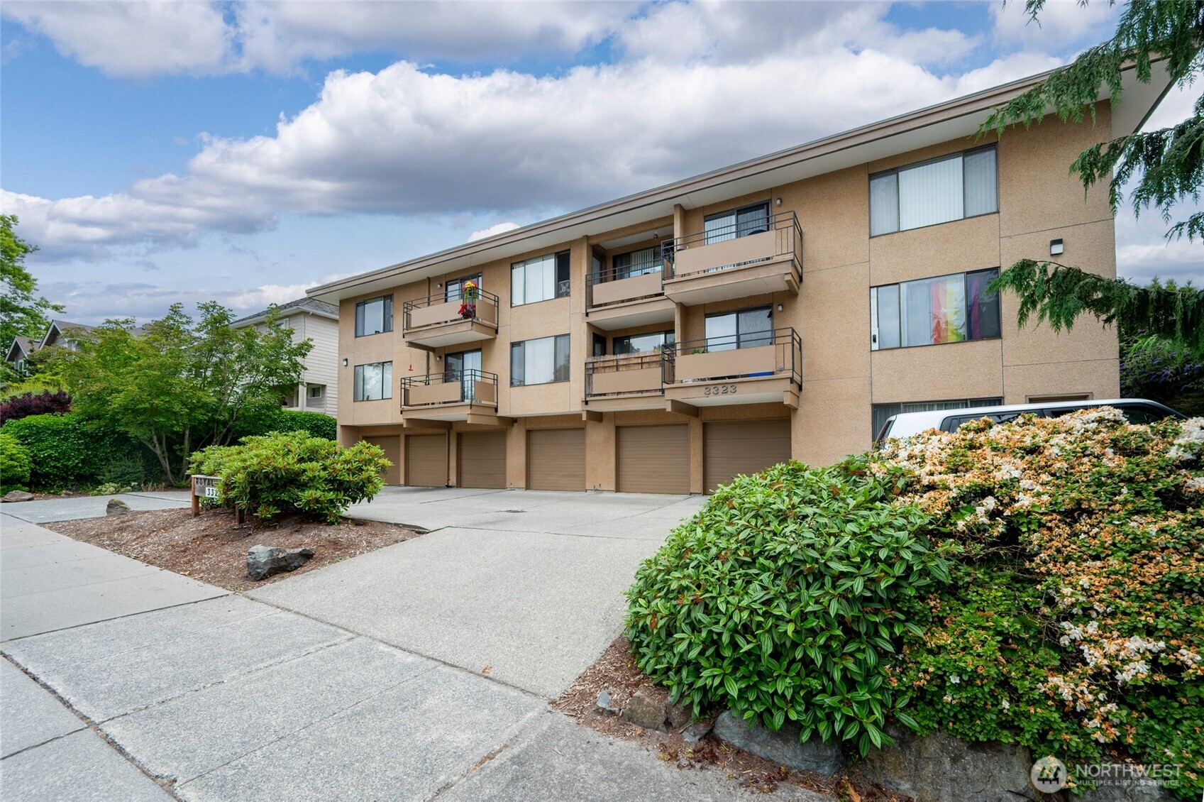 3323 Oakes Avenue 1-12
