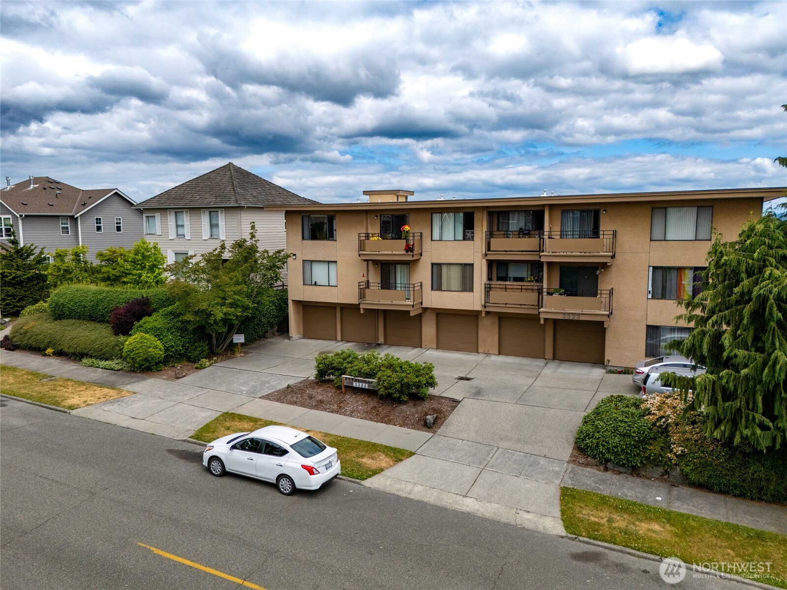 3323 Oakes Avenue 1-12