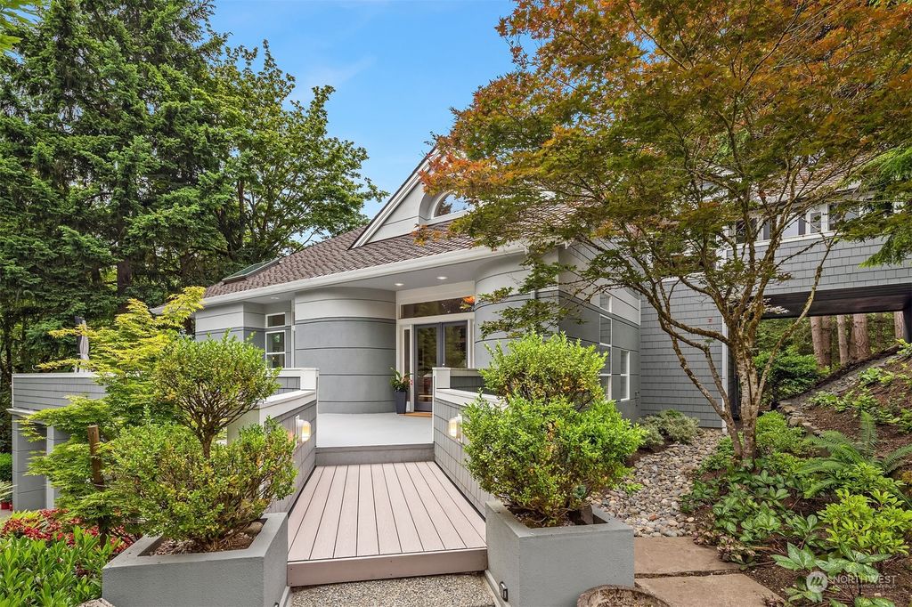 Photo of 18607 NW Cervinia Court, Issaquah, WA 98027 (MLS # 2143731)