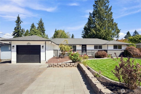 Photo of 6821 190th Street SW, Lynnwood, WA 98036 (MLS # 2560429)