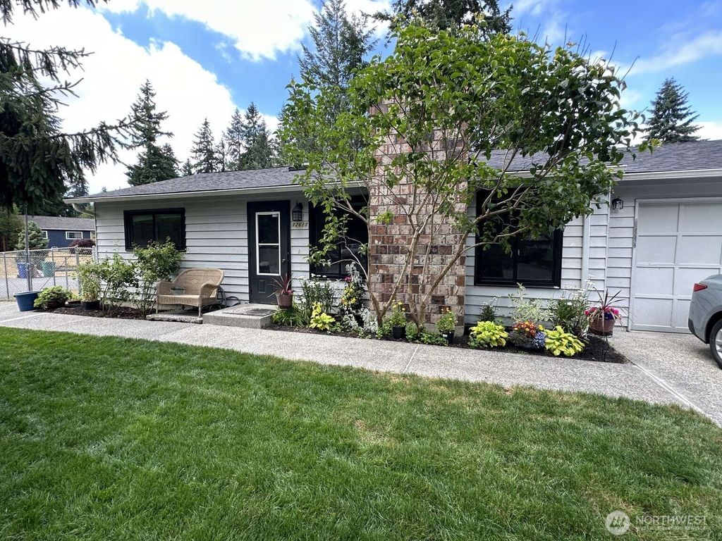 Photo of 12611 50th Drive SE, Everett, WA 98208 (MLS # 2436700)