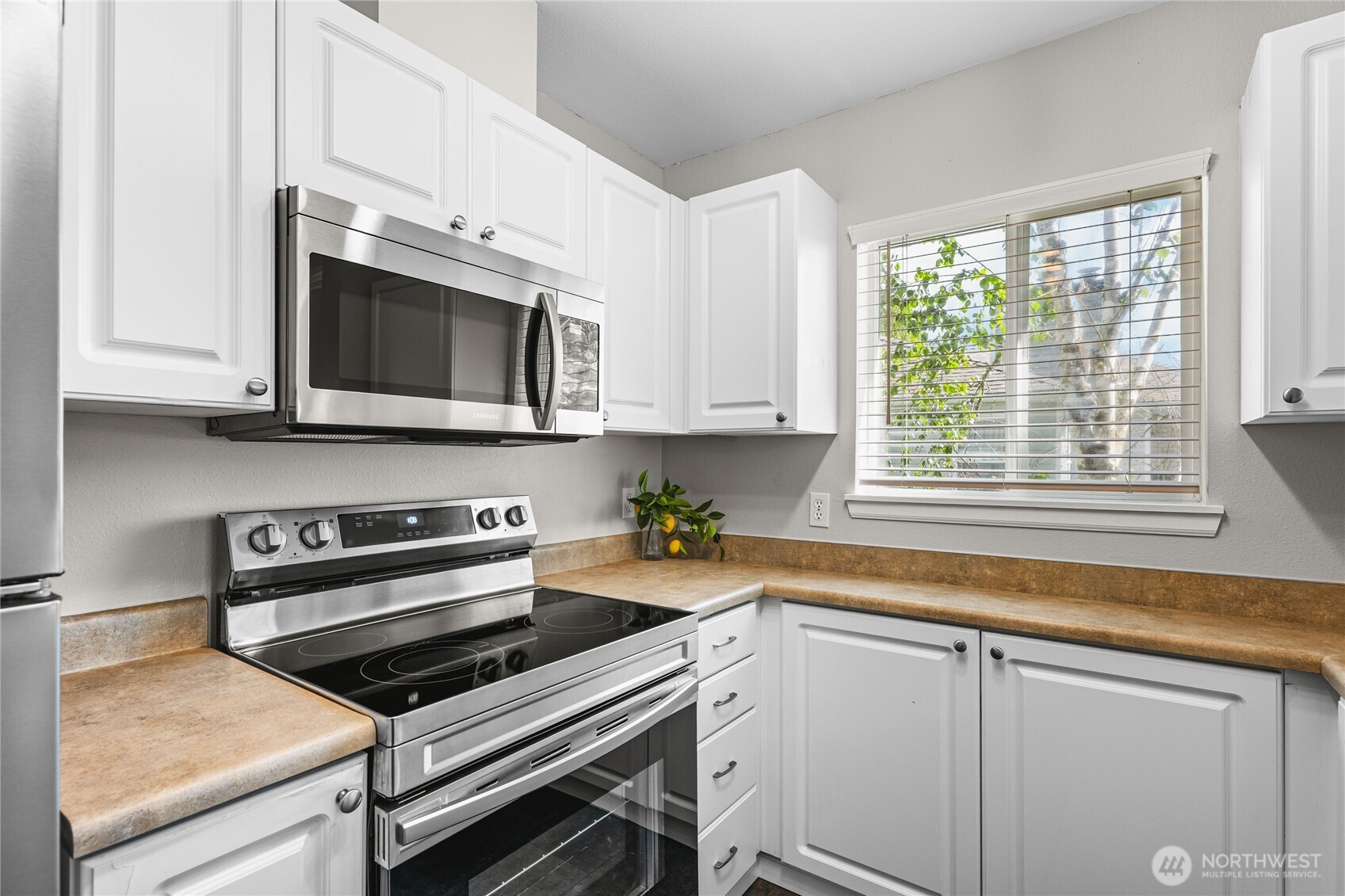 33020 10th Avenue SW Y304