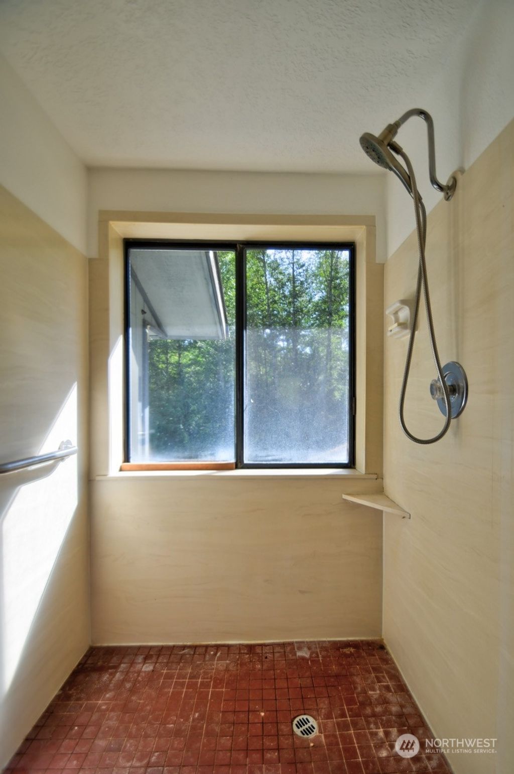 listing image 9363242002402965667