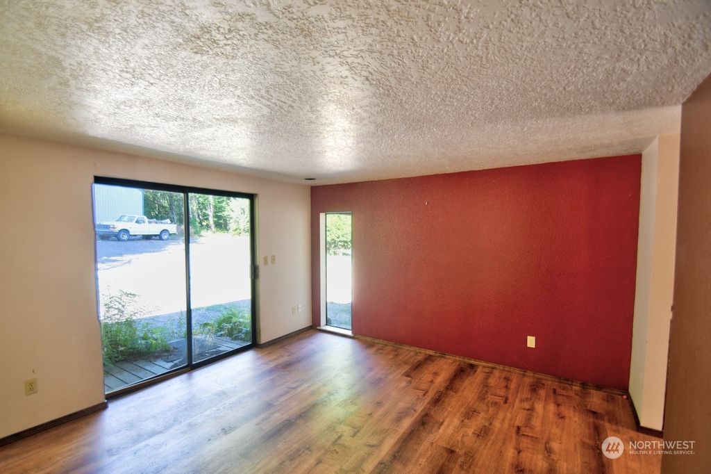 listing image 9366620189626421271