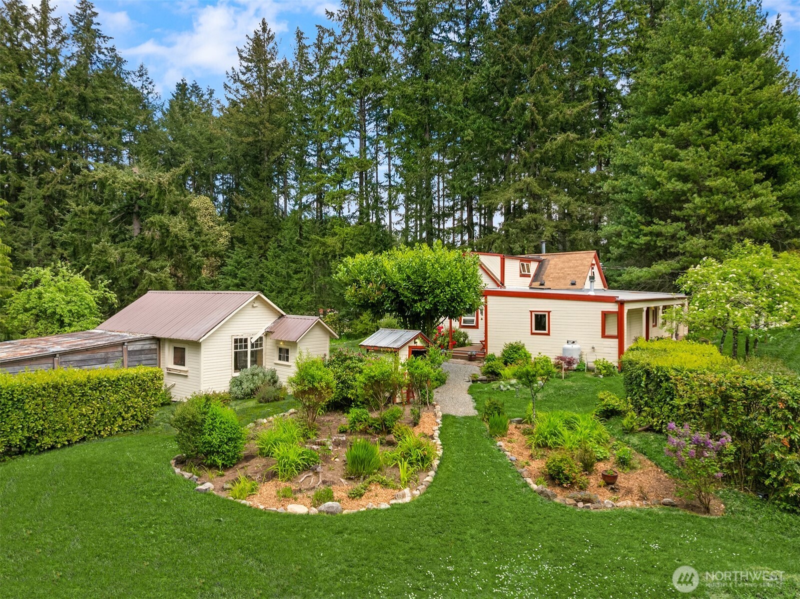 6981 Island Center Road NE