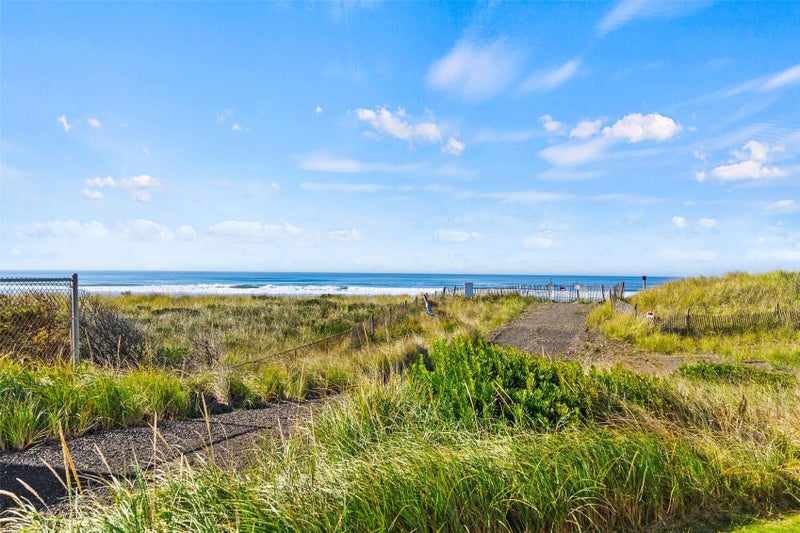 1600 W Ocean Avenue 111