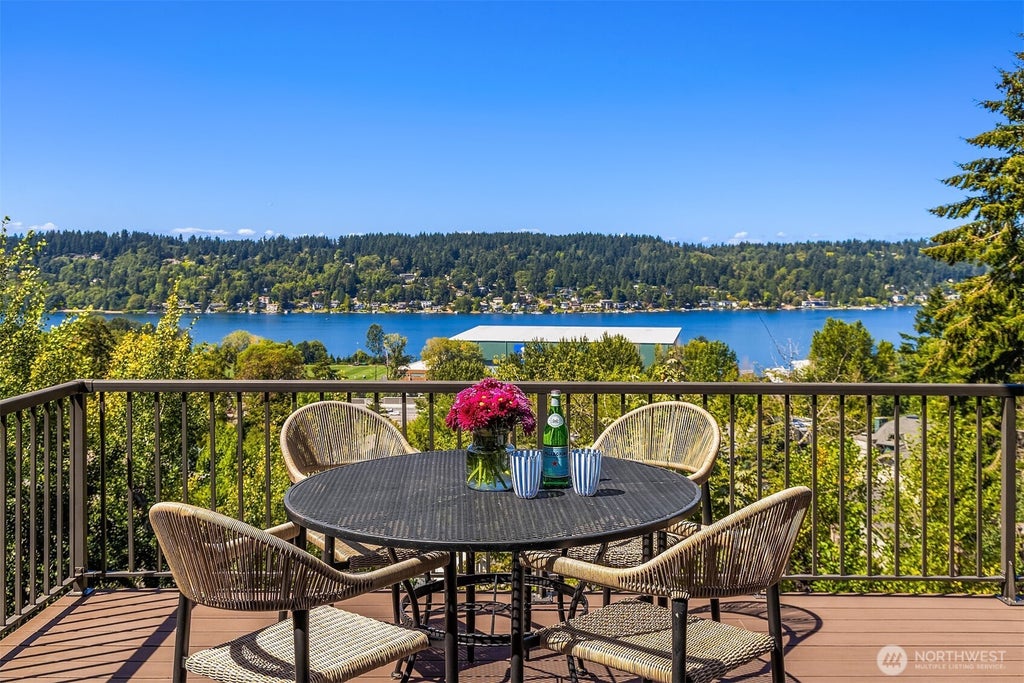 Photo of 11206 SE 77th Place, Newcastle, WA 98056 (MLS # 2580691)