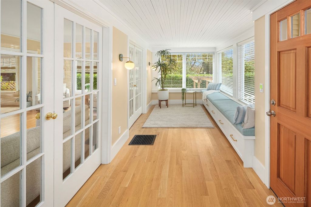 Photo of 201 N 57th Street, Seattle, WA 98103 (MLS # 2496984)