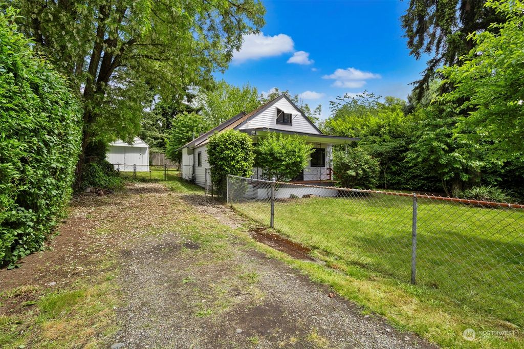 Photo of 11042 21st Avenue SW, Seattle, WA 98146 (MLS # 2246567)