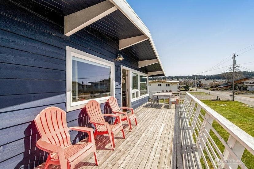 Photo of 2577 Sunlight Beach Road, Clinton, WA 98236 (MLS # 2561783)