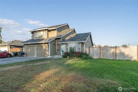 Photo of 1221 S Lakeland Drive, Moses Lake, WA 98837 (MLS # 2434534)