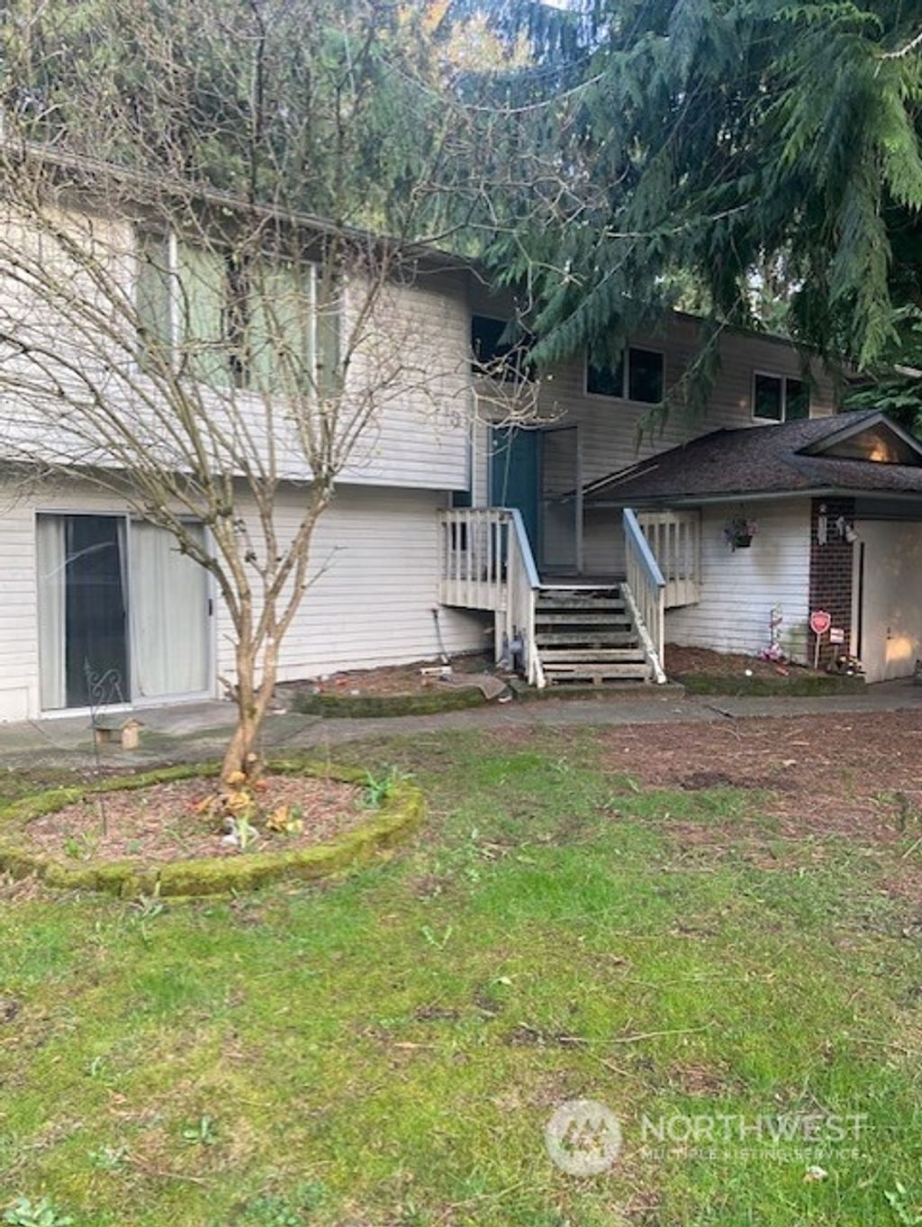 Photo of 1413 SW 307th Street, Federal Way, WA 98023 (MLS # 2049046)