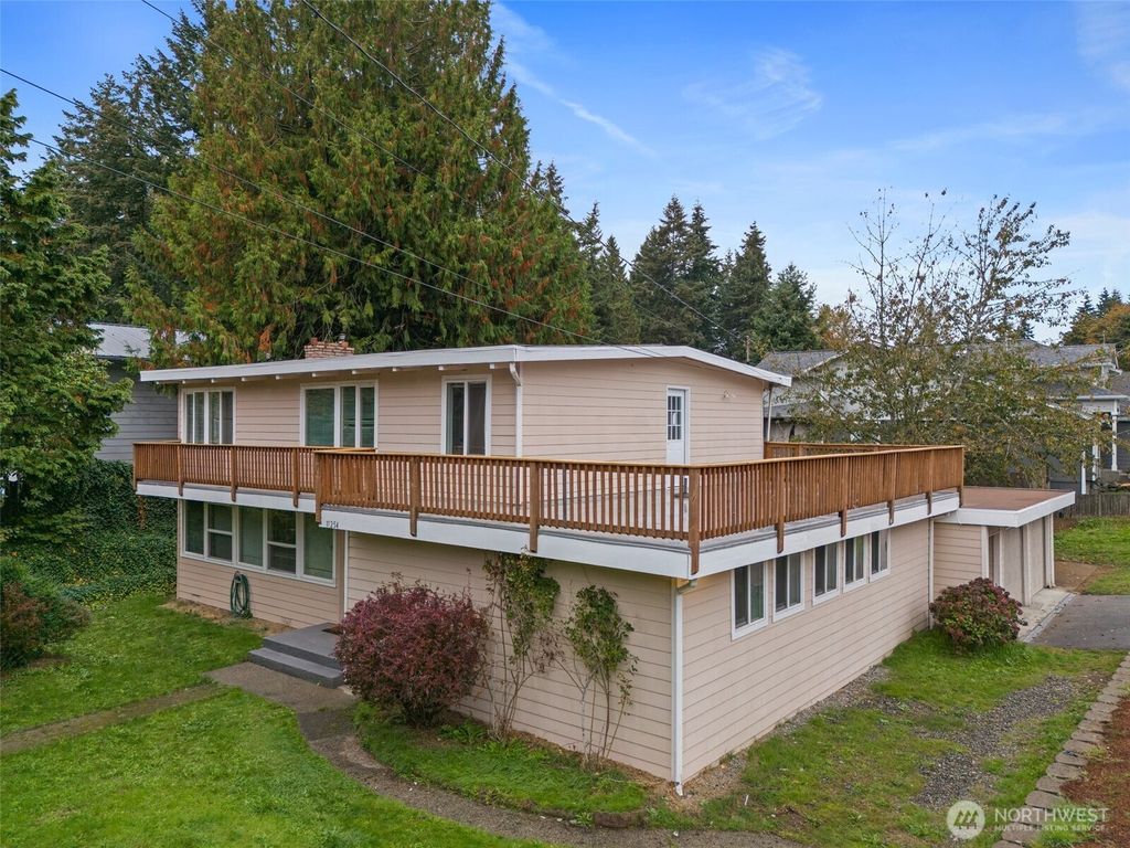 Photo of 11254 SE 186th Street, Renton, WA 98055 (MLS # 2343900)