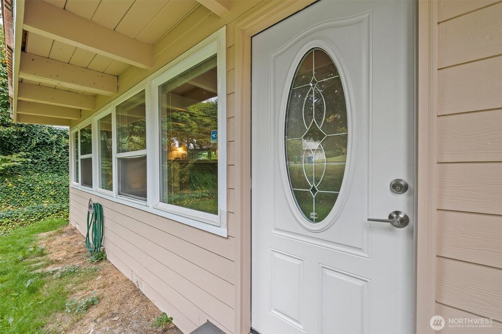 Photo of 11254 SE 186th Street, Renton, WA 98055 (MLS # 2343900)