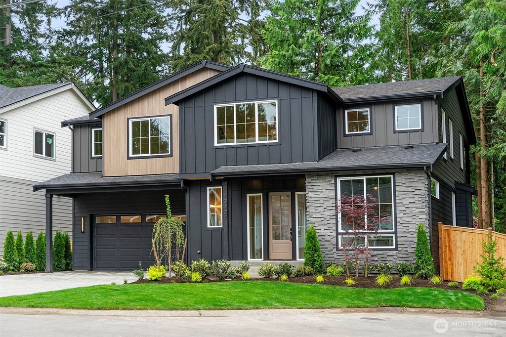 Photo of 12825 NE 78th Place, Kirkland, WA 98033 (MLS # 2518131)