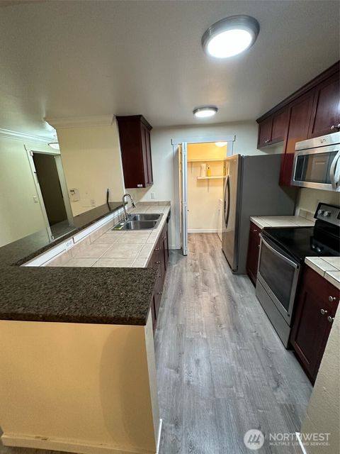 28704 18th Avenue S Federal Way WA 98003