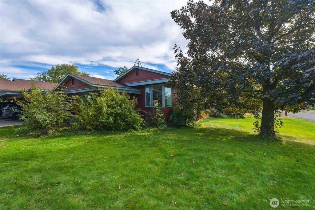 Photo of 510 E Washington Street, Athena, OR 97813 (MLS # 2591663)