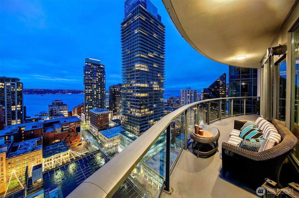 Photo of 1920 4th Avenue #2303, Seattle, WA 98101 (MLS # 2457990)