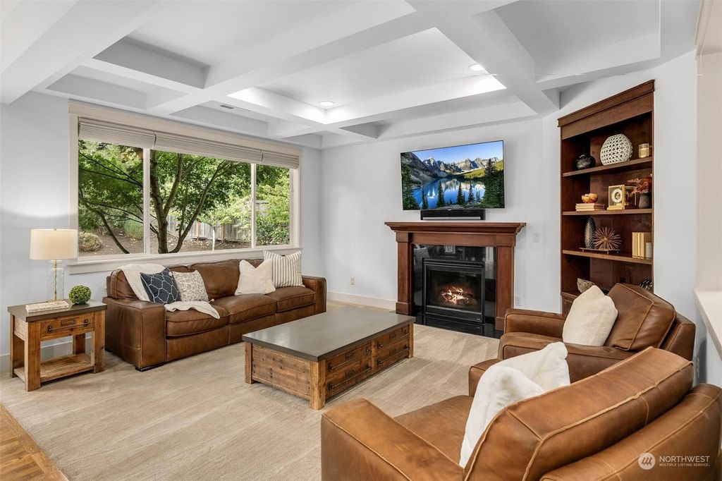 Photo of 27240 SE 18th Place, Sammamish, WA 98075 (MLS # 2020195)