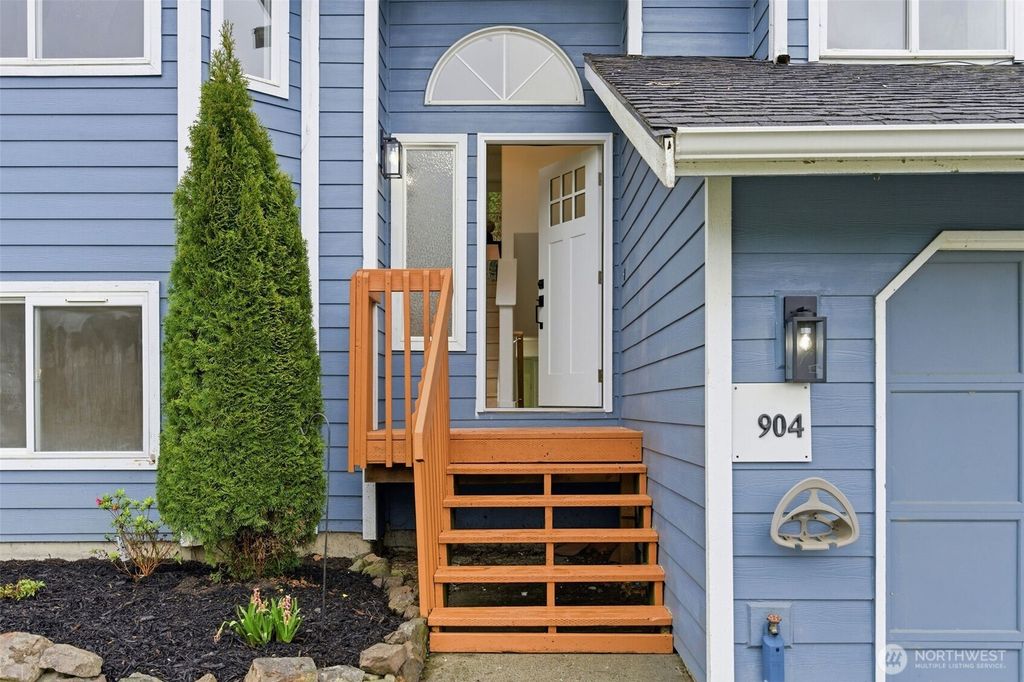 Photo of 904 Fir Avenue, Sultan, WA 98294 (MLS # 2511460)