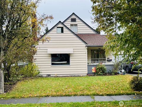 Photo of 467 19th Avenue, Longview, WA 98632 (MLS # 2450743)