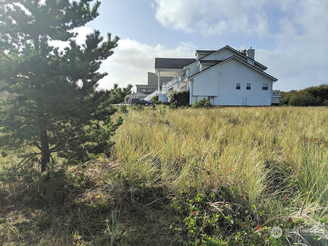 863 Ocean Shores Boulevard NW
