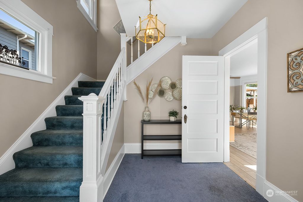 Photo of 2517 Virginia Avenue, Everett, WA 98201 (MLS # 2274772)