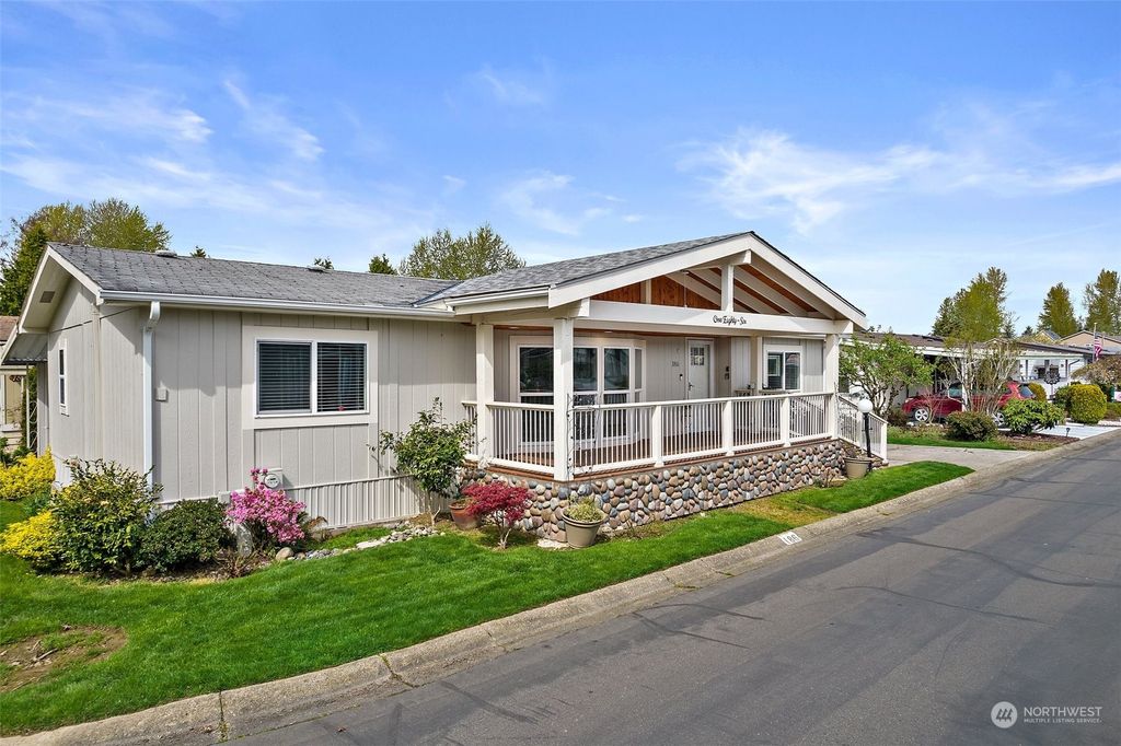 Photo of 11436 SE 208th #186, Kent, WA 98031 (MLS # 2223253)