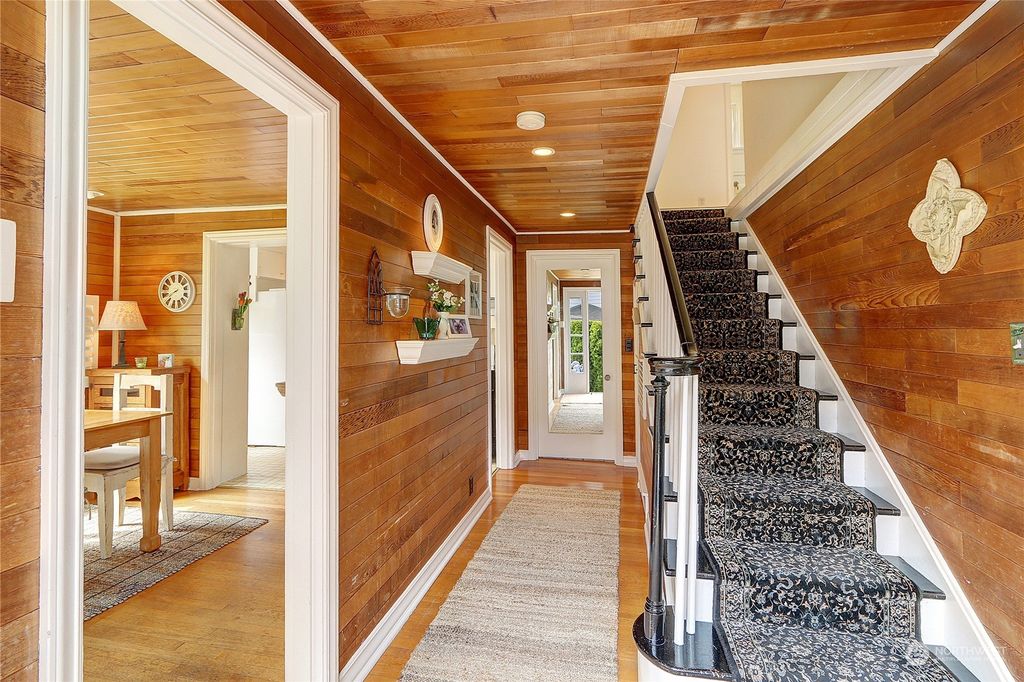 Photo of 1055 Daley Street, Edmonds, WA 98020 (MLS # 2059883)