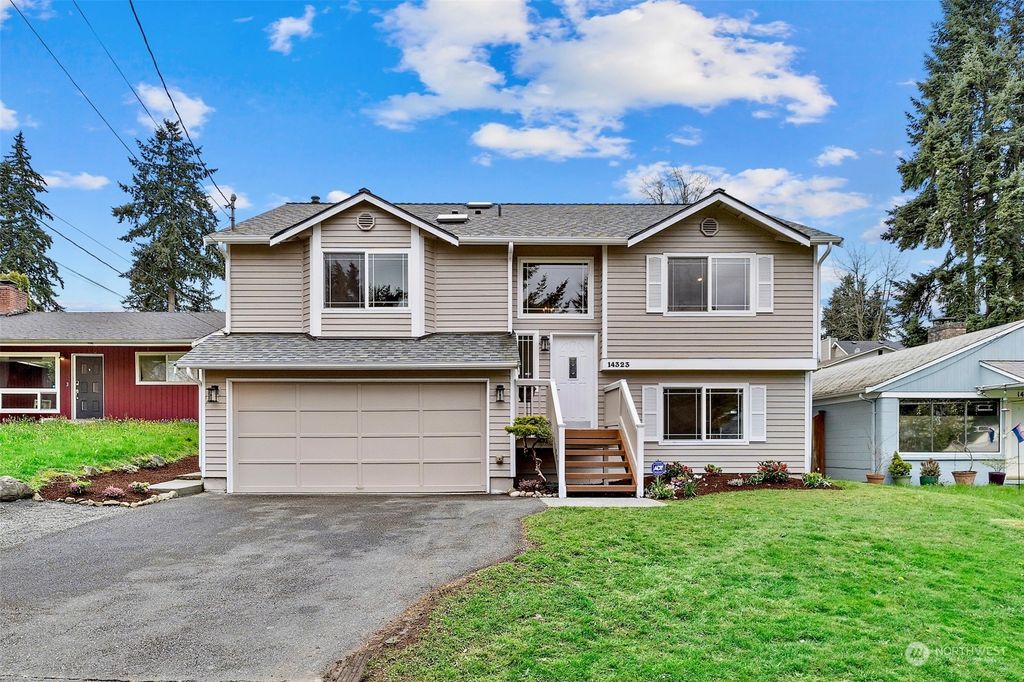 Photo of 14323 Meridian Avenue N, Seattle, WA 98133 (MLS # 2222377)