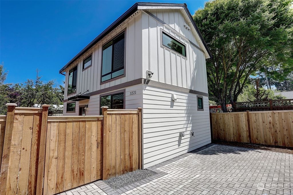 Photo of 3221 NE 86th Street, Seattle, WA 98115 (MLS # 2143253)