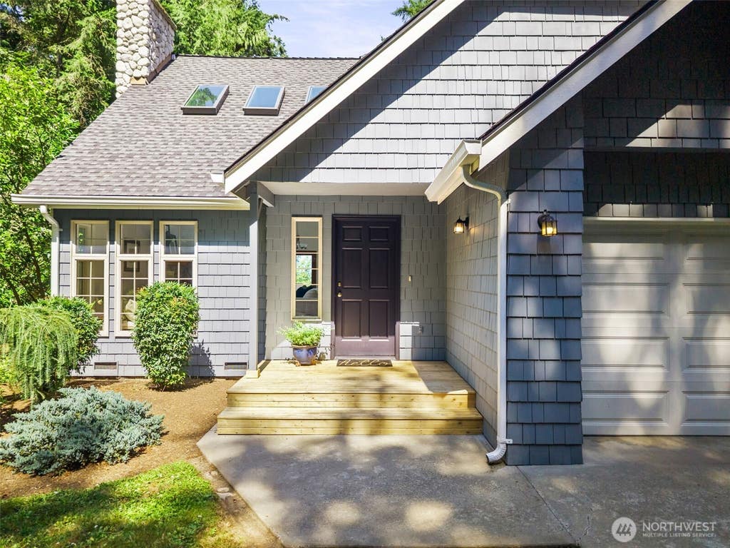 Photo of 10109 NE Knight Road, Bainbridge Island, WA 98110 (MLS # 2557144)