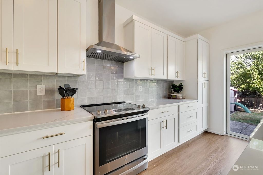 Photo of 3925 134th Place SE, Mill Creek, WA 98012 (MLS # 2009175)
