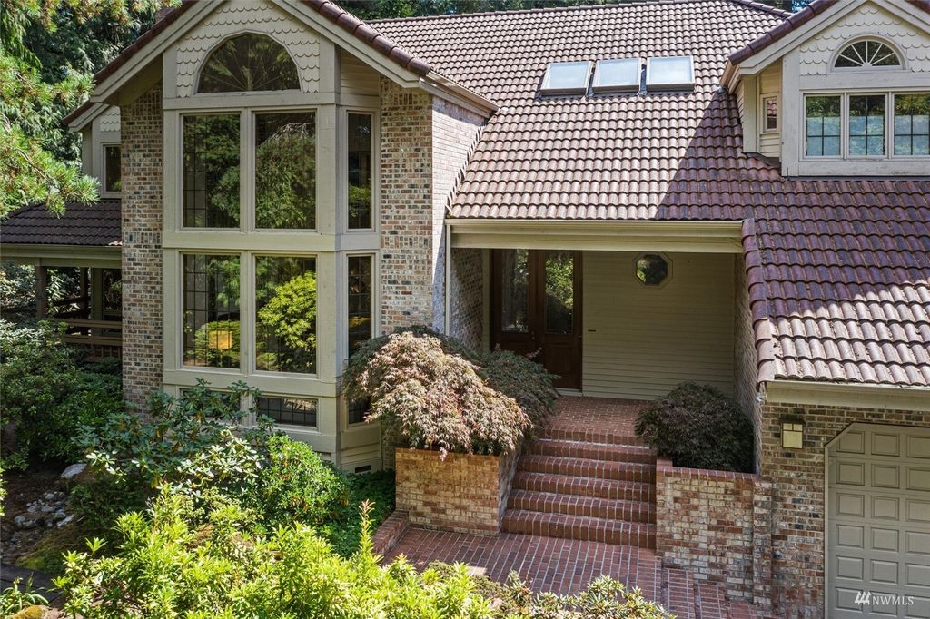 Photo of 15541 NE 179th Street, Woodinville, WA 98072 (MLS # 1985968)