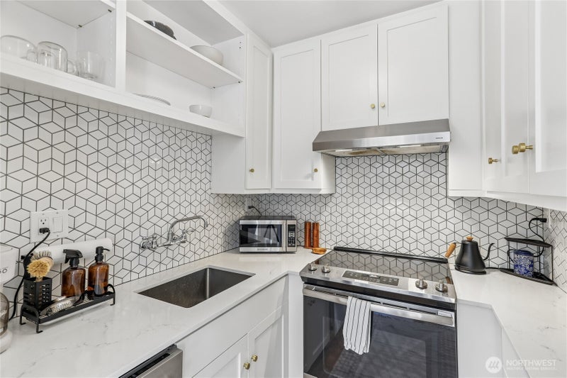 2634 Franklin Avenue E 304