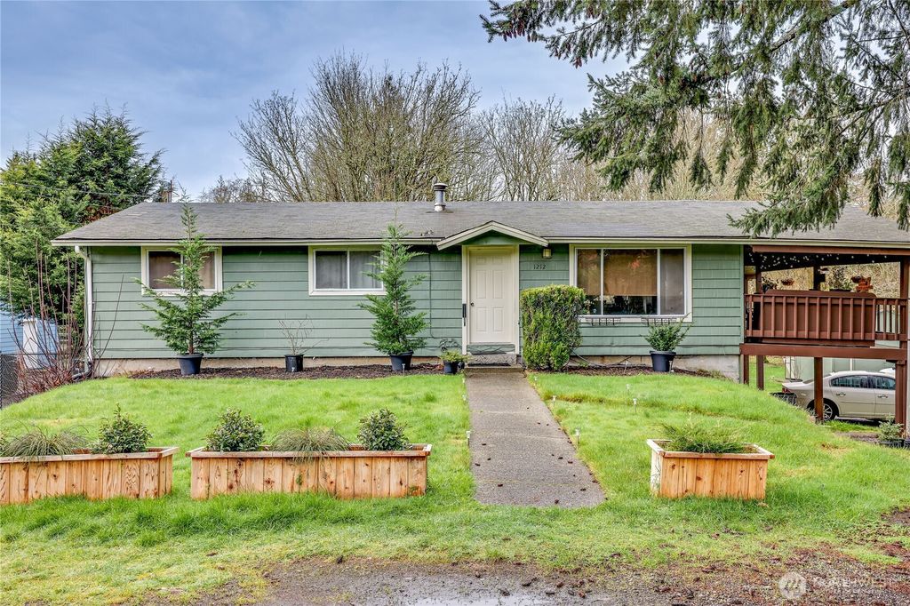 Photo of 1212 Pottery Avenue, Port Orchard, WA 98366 (MLS # 2476305)