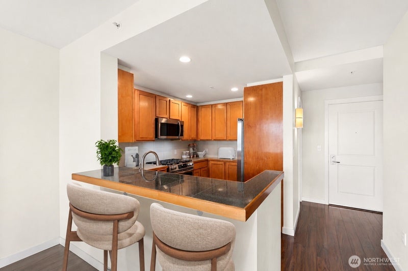 2607 Western Avenue 452