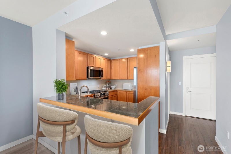 2607 Western Avenue 452