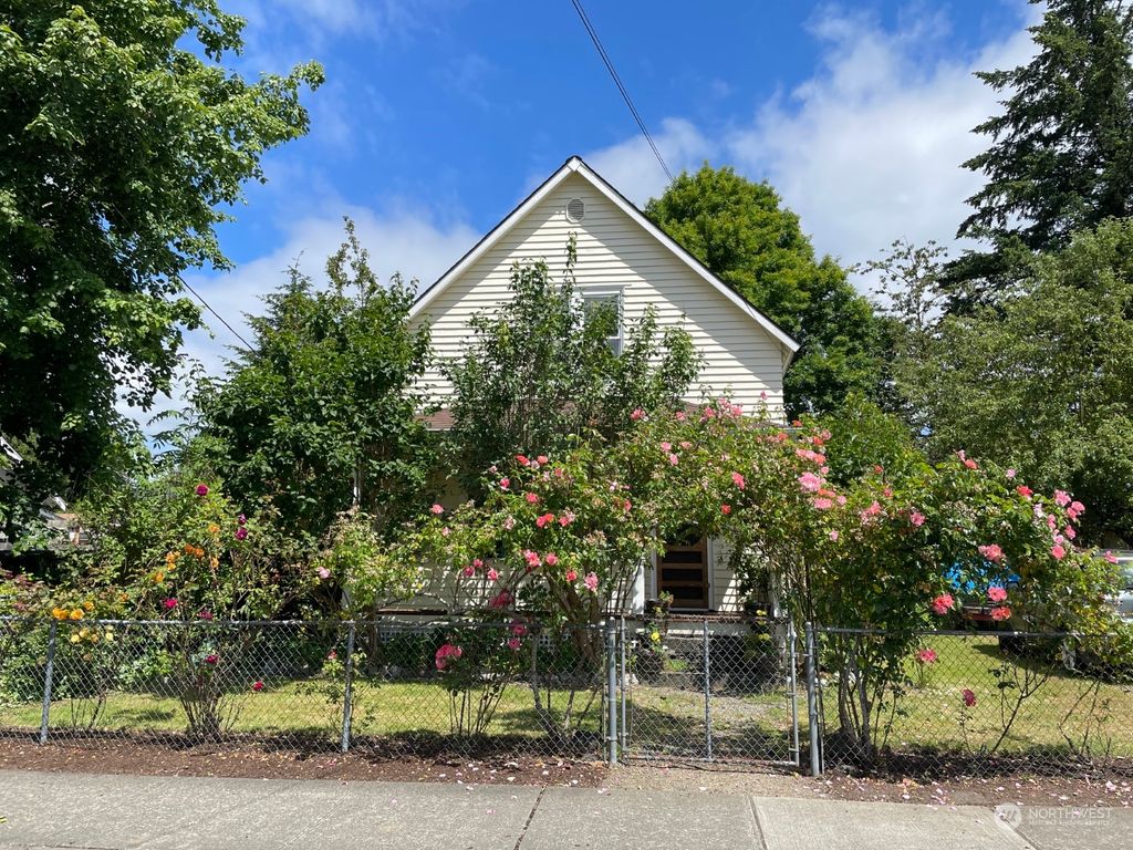 Photo of 711 Main Street, Sultan, WA 98294 (MLS # 2260790)